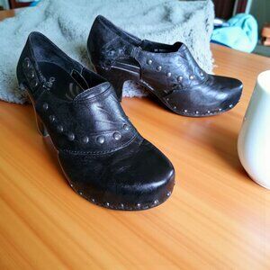 DANSKO (8.5) RYDER Black Studded Leather Cutout Chunky Clog